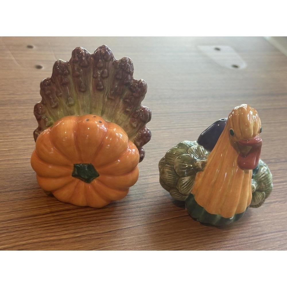 Dept 56 Turkey Pumpkin Salt & Pepper Shakers Thanksgiving Fall Harvest H Painted